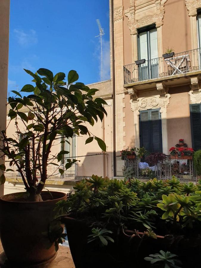 לצ'ה B&B Piazzetta Verdi מראה חיצוני תמונה