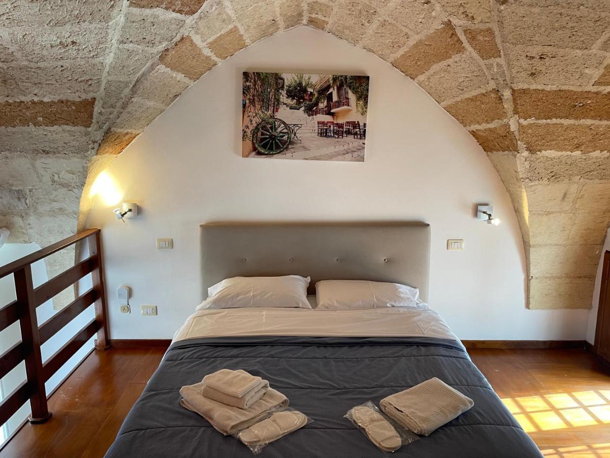 לצ'ה B&B Piazzetta Verdi מראה חיצוני תמונה